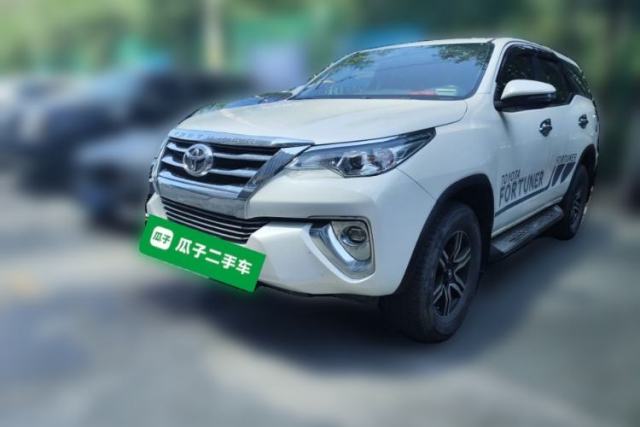 Ojetý Toyota Fortuner 2019 Toyota Fortuner Middle East Version 2.7
