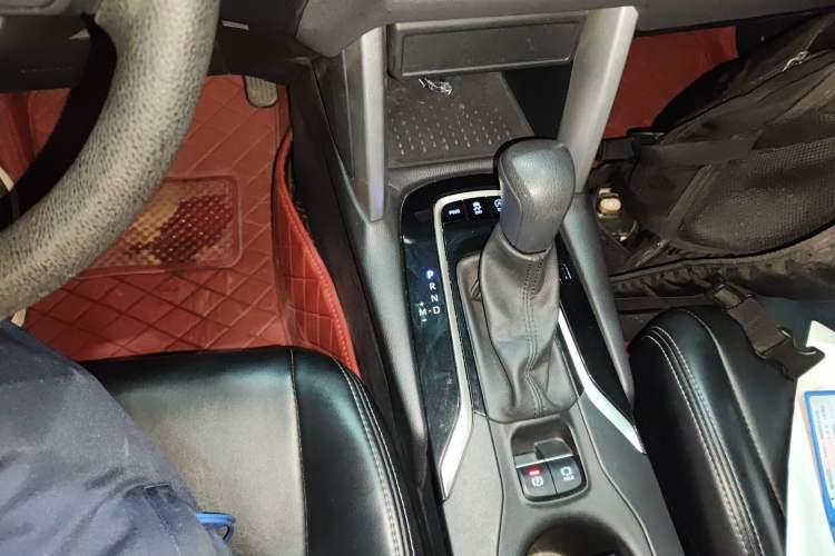 Used Toyota FRONTLANDER 2022 2.0L CVT Leading Edition Gear Lever