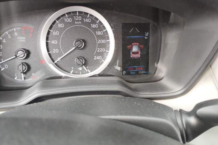 Used Toyota FRONTLANDER 2022 2.0L CVT Leading Edition Odometer Close Up