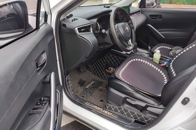 Used Toyota FRONTLANDER 2022 2.0L CVT Elite Edition Driver Seat