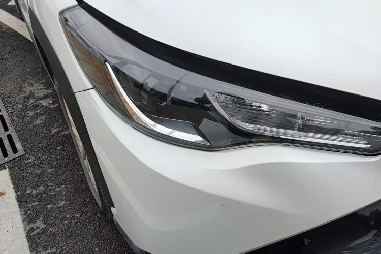 Used Toyota FRONTLANDER 2022 2.0L CVT Elite Edition Right Front Headlight