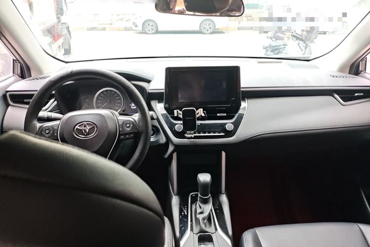 Used Toyota FRONTLANDER 2022 2.0L CVT Leading Edition Center Console