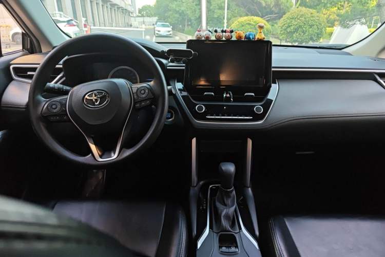 Used Toyota FRONTLANDER 2022 2.0L CVT Leading Edition Center Console