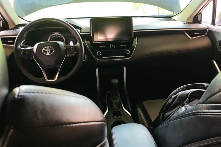 Used Toyota FRONTLANDER 2022 2.0L CVT Leading Edition Center Console