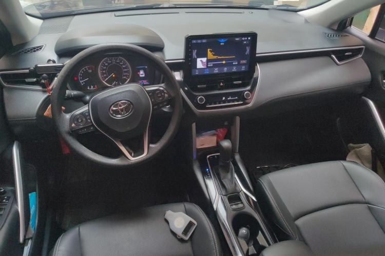 Used Toyota FRONTLANDER 2022 2.0L CVT Luxury Edition Center Console