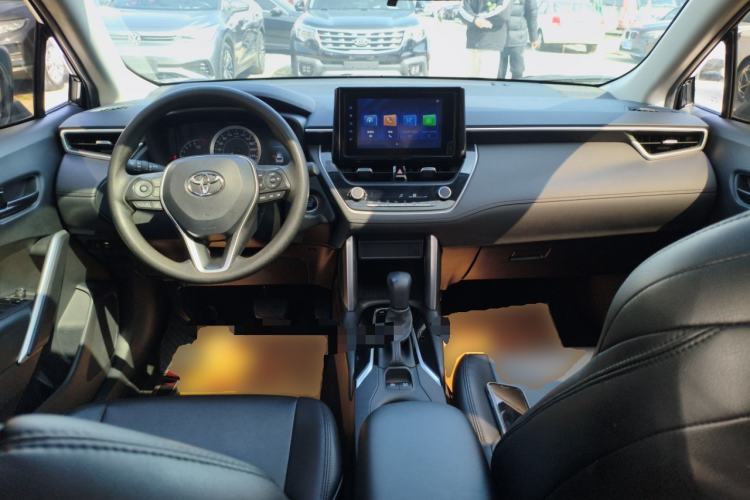 Used Toyota FRONTLANDER 2022 2.0L CVT Leading Edition Center Console