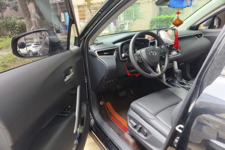Used Toyota FRONTLANDER 2022 2.0L CVT Luxury PLUS Edition Driver Seat