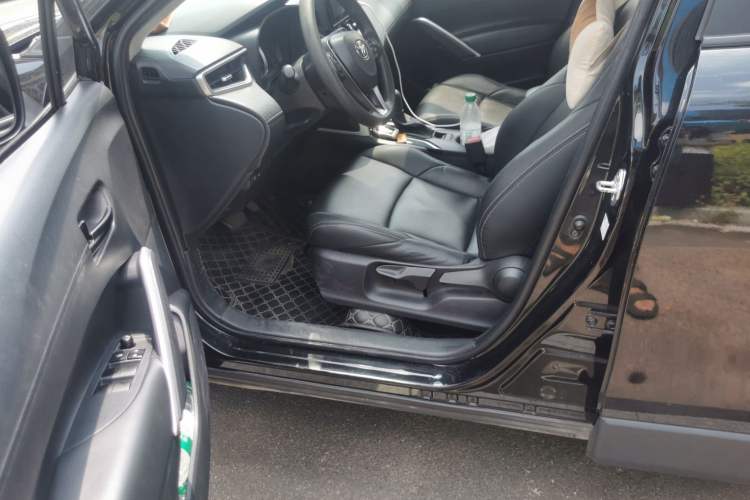 Used Toyota FRONTLANDER 2022 2.0L CVT Luxury Edition Driver Seat