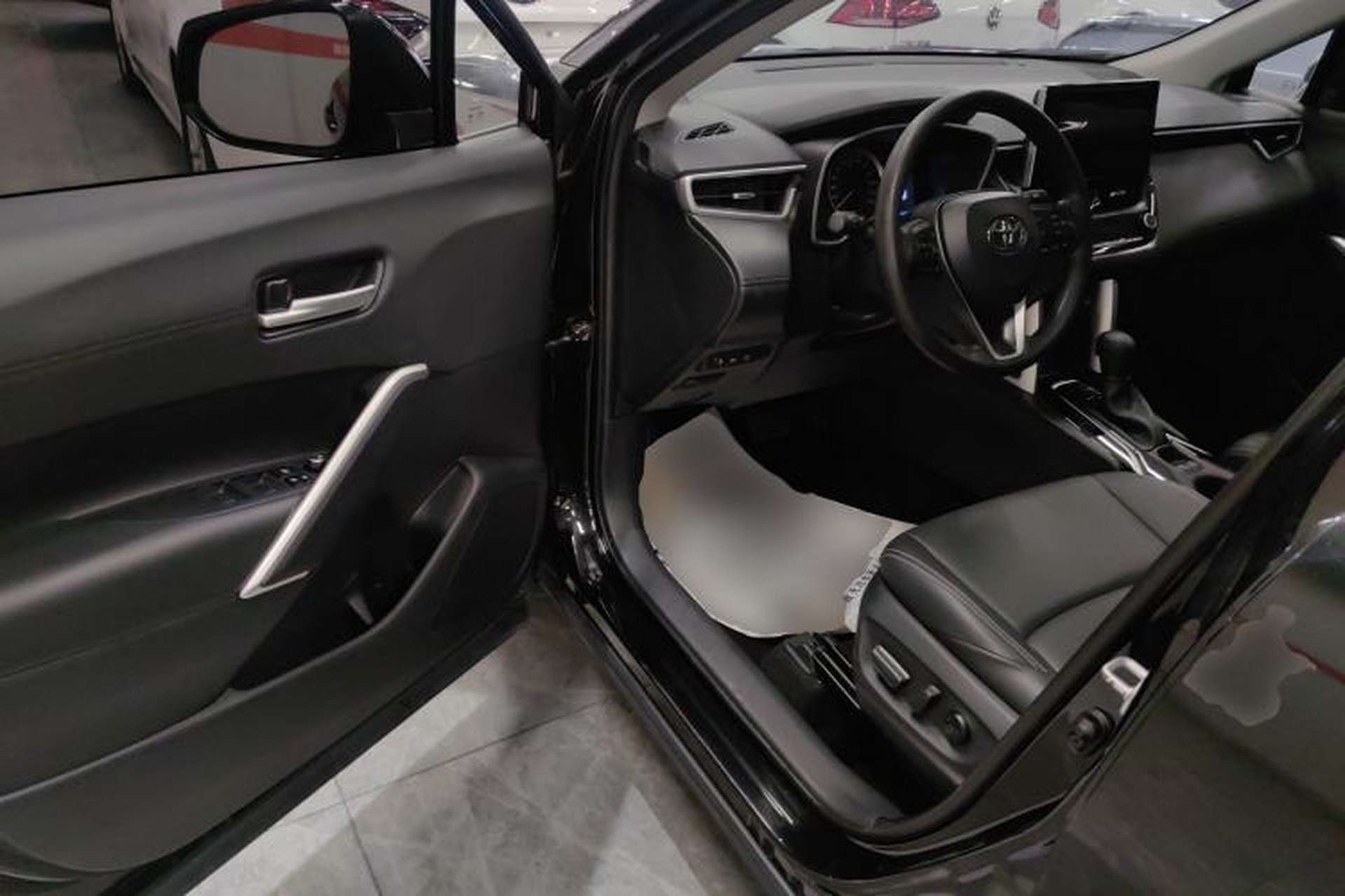 Used Toyota FRONTLANDER 2022 2.0L CVT Luxury PLUS Edition Driver Seat