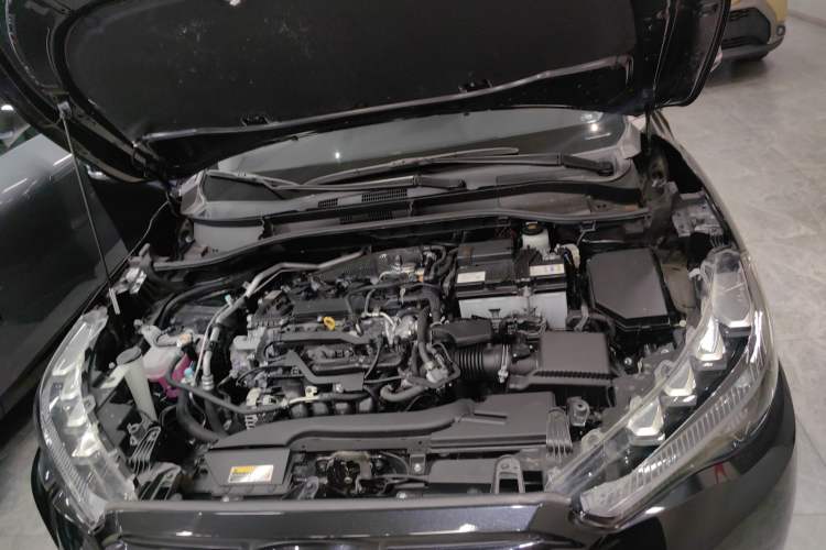 Used Toyota FRONTLANDER 2022 2.0L CVT Luxury PLUS Edition Engine Bay