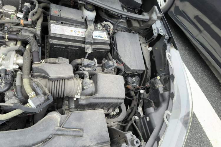 Used Toyota FRONTLANDER 2022 2.0L CVT Elite Edition Engine Bay Left