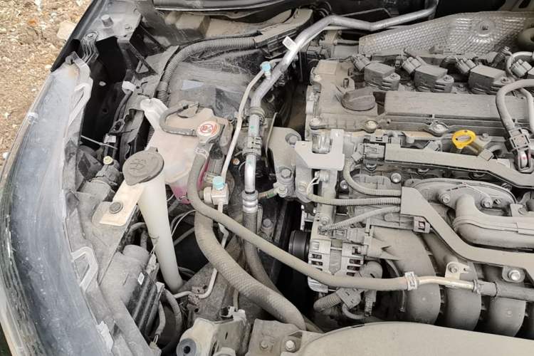 Used Toyota FRONTLANDER 2022 2.0L CVT Elite Edition Engine Bay Right