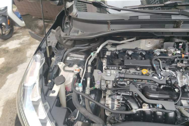 Used Toyota FRONTLANDER 2022 2.0L CVT Luxury Edition Engine Bay Right