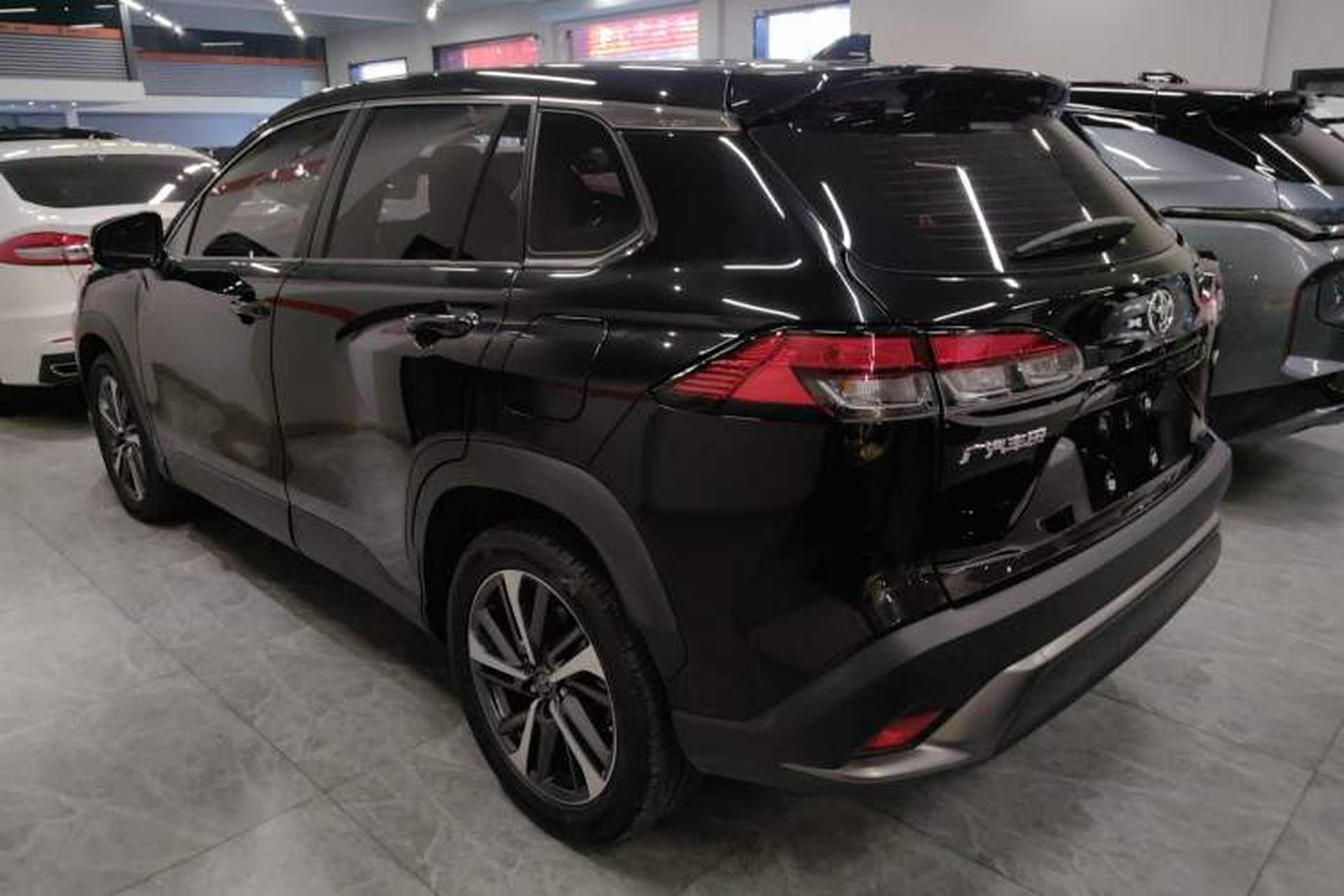 Used Toyota FRONTLANDER 2022 2.0L CVT Luxury PLUS Edition Exterior 2