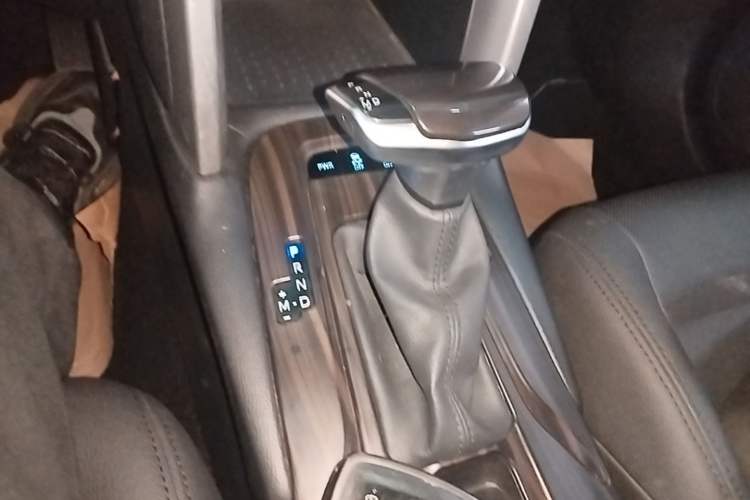 Used Toyota FRONTLANDER 2022 2.0L CVT Elite Edition Gear Lever