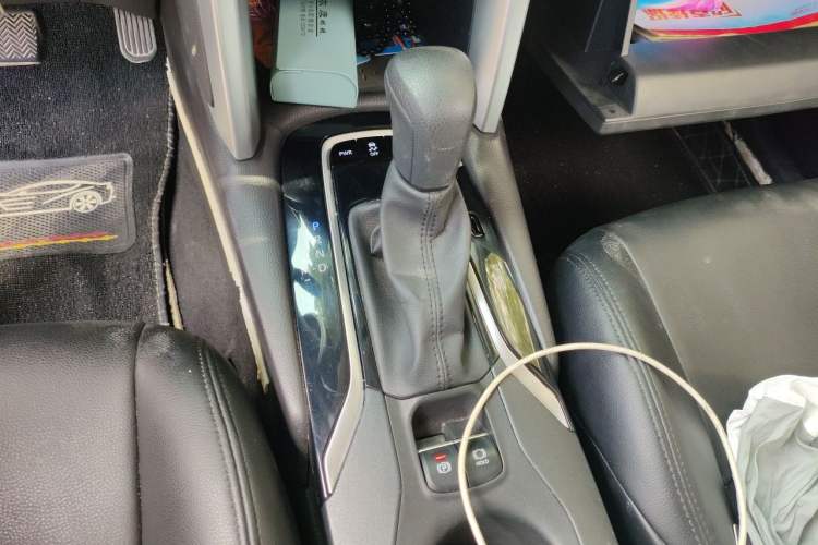 Used Toyota FRONTLANDER 2022 2.0L CVT Elite Edition Gear Lever