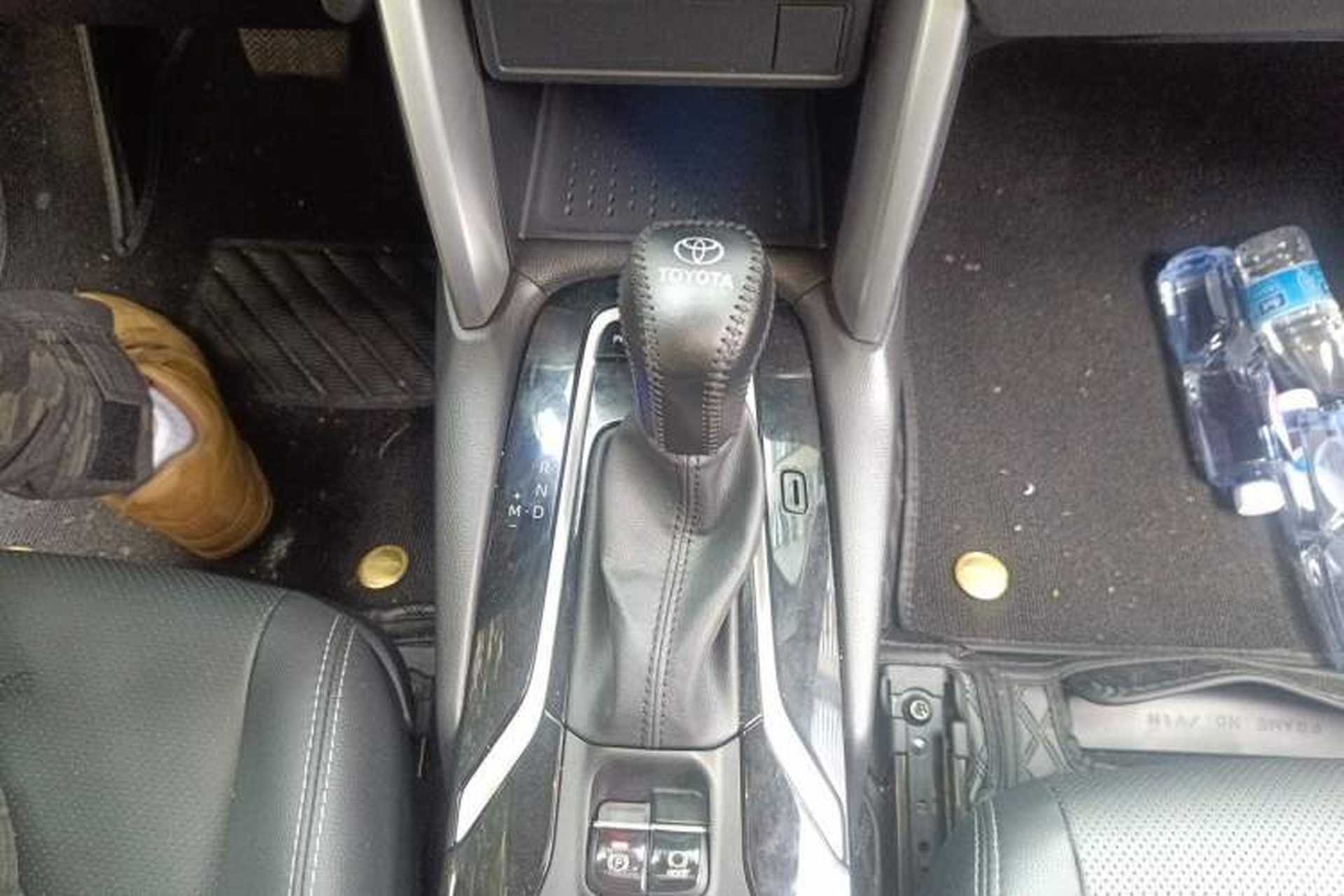 Used Toyota FRONTLANDER 2022 2.0L CVT Luxury Edition Gear Lever