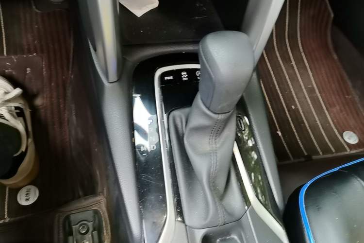 Used Toyota FRONTLANDER 2022 2.0L CVT Elite Edition Gear Lever