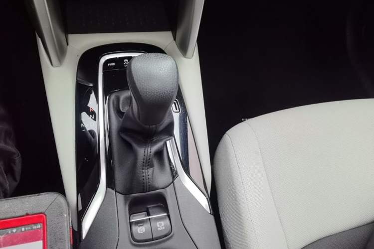 Used Toyota FRONTLANDER 2022 2.0L CVT Leading Edition Gear Lever