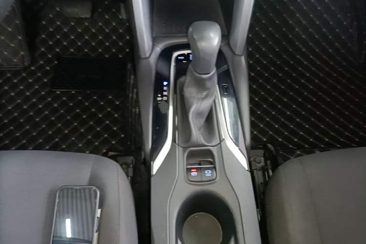 Used Toyota FRONTLANDER 2022 2.0L CVT Elite Edition Gear Lever