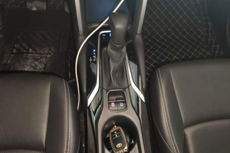 Used Toyota FRONTLANDER 2022 2.0L CVT Luxury Edition Gear Lever