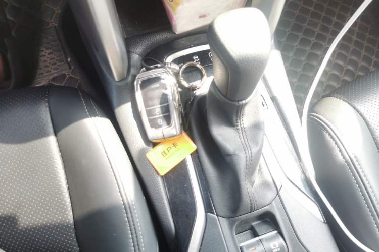 Used Toyota FRONTLANDER 2022 2.0L CVT Luxury Edition Gear Lever