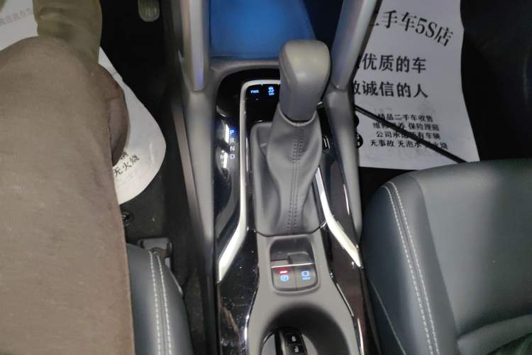 Used Toyota FRONTLANDER 2022 2.0L CVT Luxury PLUS Edition Gear Lever