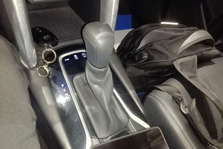 Used Toyota FRONTLANDER 2022 2.0L CVT Leading Edition Gear Lever