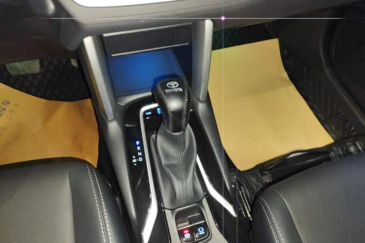 Used Toyota FRONTLANDER 2022 2.0L CVT Luxury Edition Gear Lever