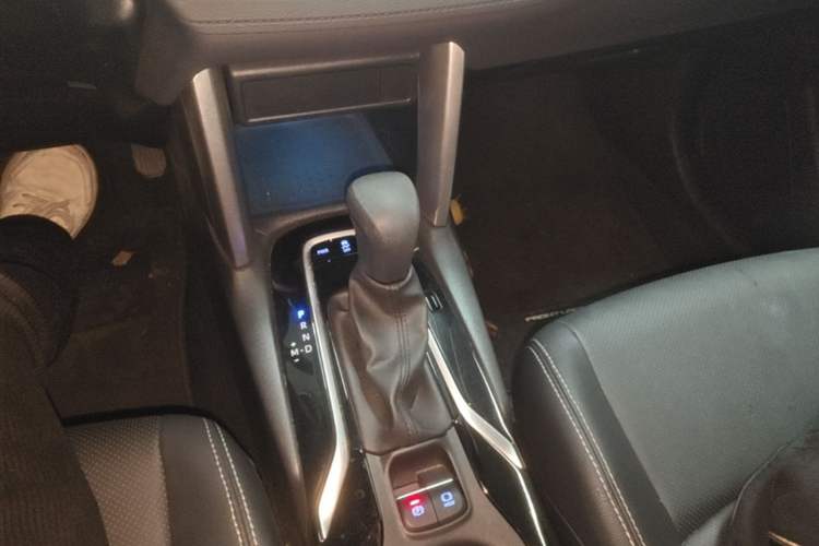 Used Toyota FRONTLANDER 2022 2.0L CVT Luxury Edition Gear Lever