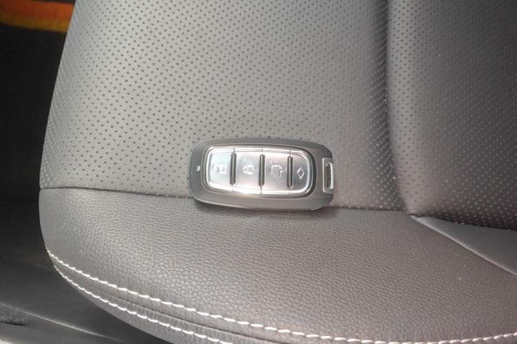 Used Toyota FRONTLANDER 2022 2.0L CVT Luxury PLUS Edition Interior 1