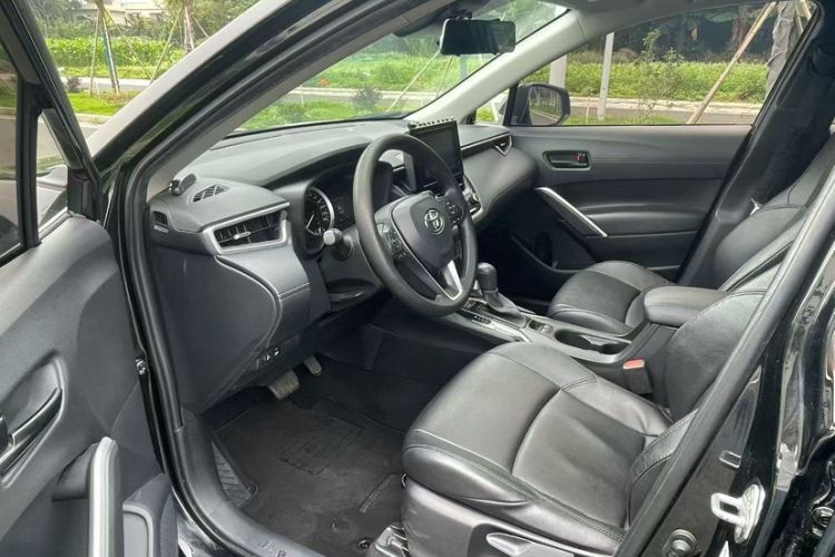 Used Toyota FRONTLANDER 2022 2.0L CVT Leading Edition Interior 2