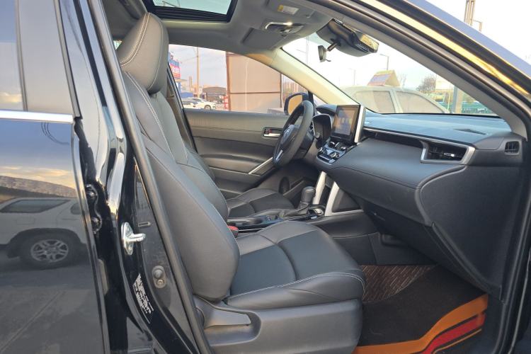 Used Toyota FRONTLANDER 2022 2.0L CVT Luxury Edition Interior 4