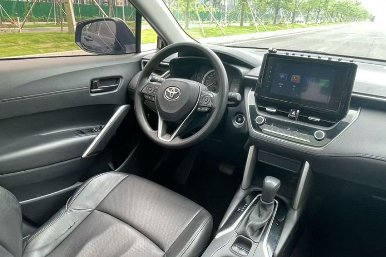 Used Toyota FRONTLANDER 2022 2.0L CVT Leading Edition Interior 4