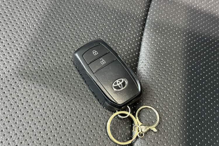 Used Toyota FRONTLANDER 2022 2.0L CVT Leading Edition Interior 5