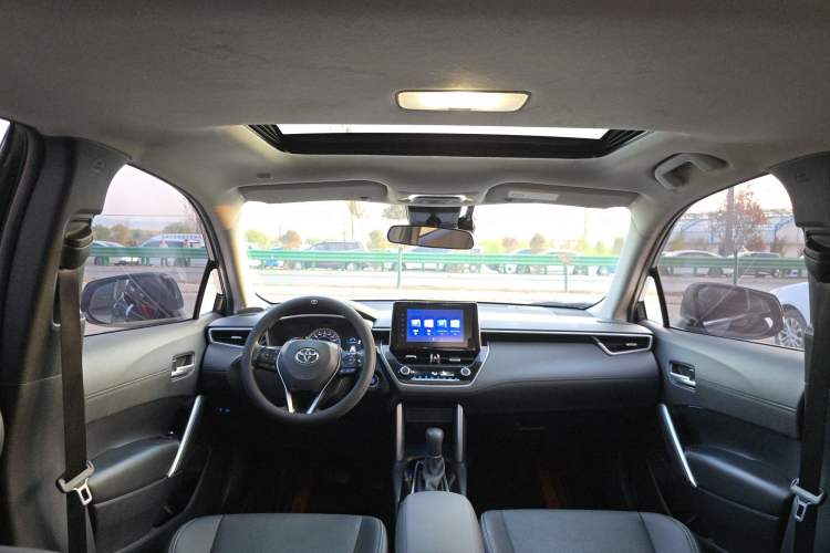 Used Toyota FRONTLANDER 2022 2.0L CVT Luxury Edition Interior 5