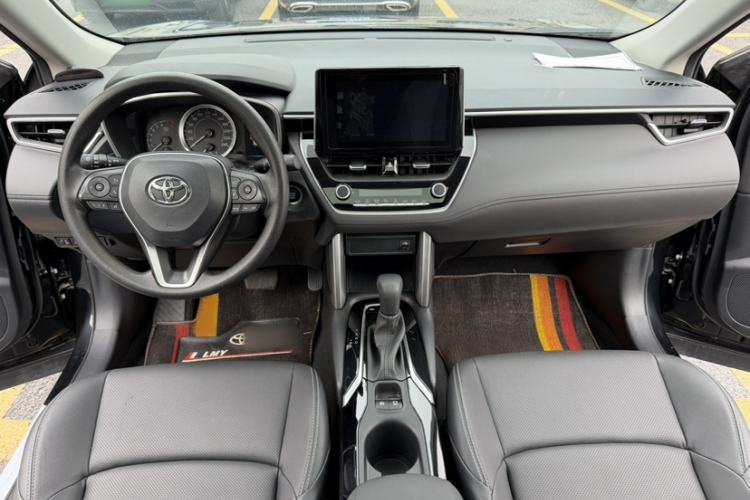 Used Toyota FRONTLANDER 2022 2.0L CVT Luxury PLUS Edition Interior 6