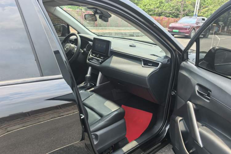 Used Toyota FRONTLANDER 2022 2.0L CVT Leading Edition Interior 8