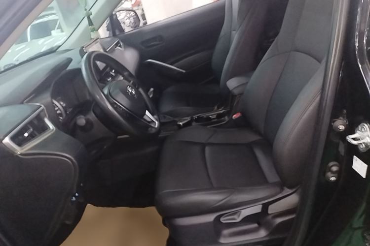 Used Toyota FRONTLANDER 2022 2.0L CVT Elite Edition Left Front Seat