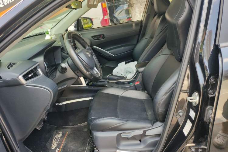Used Toyota FRONTLANDER 2022 2.0L CVT Elite Edition Left Front Seat