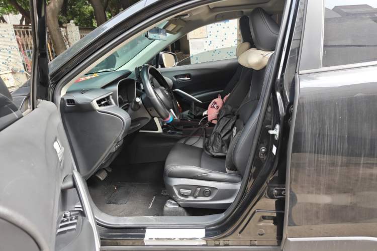 Used Toyota FRONTLANDER 2022 2.0L CVT Luxury Edition Left Front Seat