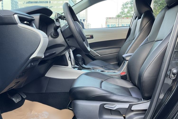 Used Toyota FRONTLANDER 2022 2.0L CVT Elite Edition Left Front Seat