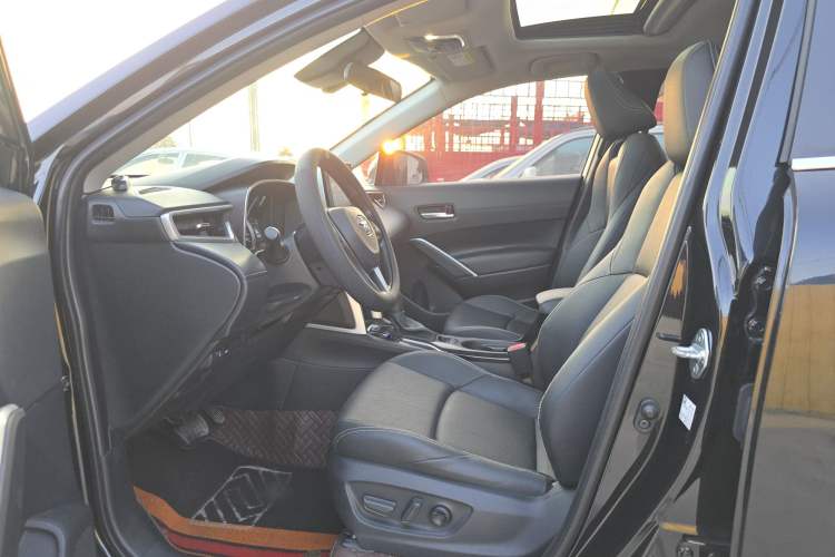 Used Toyota FRONTLANDER 2022 2.0L CVT Luxury Edition Left Front Seat