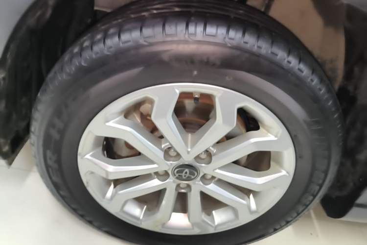 Used Toyota FRONTLANDER 2022 2.0L CVT Elite Edition Left Front Wheel Hub