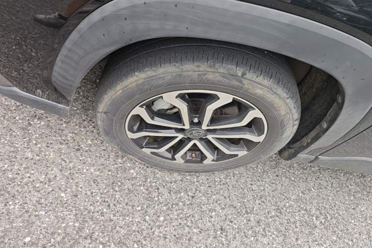 Used Toyota FRONTLANDER 2022 2.0L CVT Luxury Edition Left Front Wheel Hub