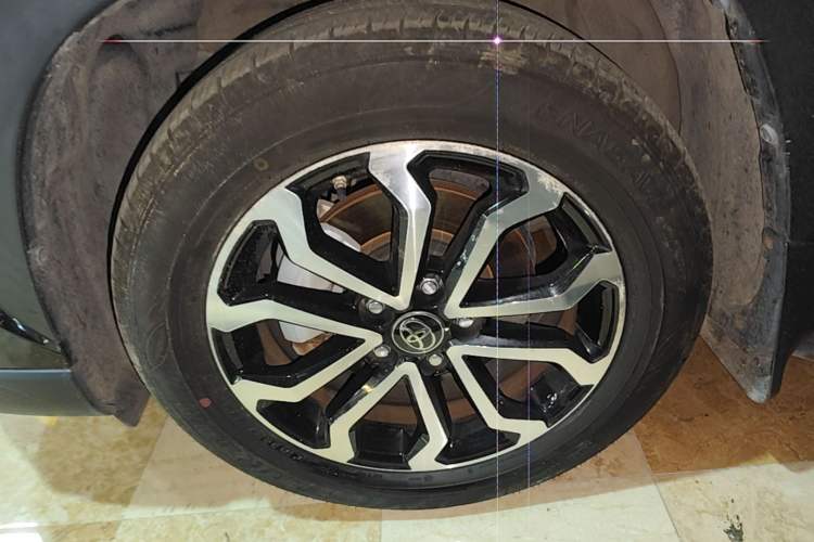 Used Toyota FRONTLANDER 2022 2.0L CVT Luxury Edition Left Front Wheel Hub