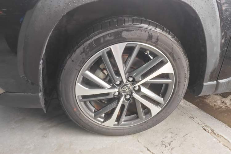 Used Toyota FRONTLANDER 2022 2.0L CVT Luxury PLUS Edition Left Front Wheel Hub