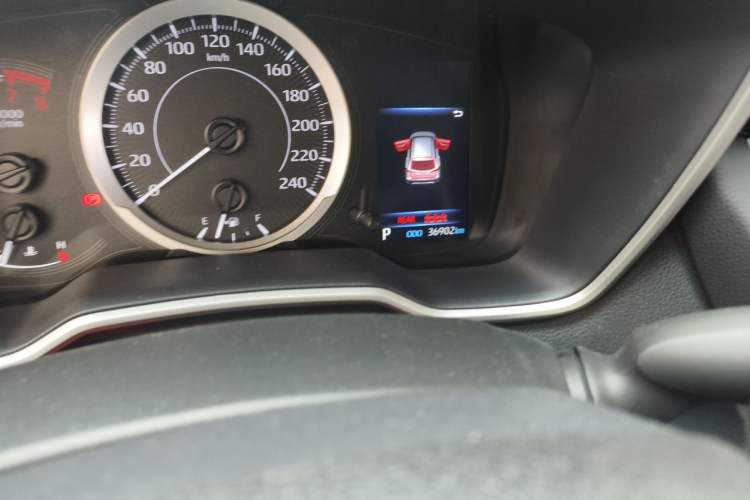 Used Toyota FRONTLANDER 2022 2.0L CVT Luxury PLUS Edition Odometer Close Up