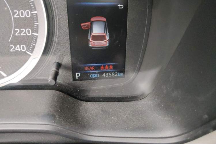 Used Toyota FRONTLANDER 2022 2.0L CVT Leading Edition Odometer Close Up