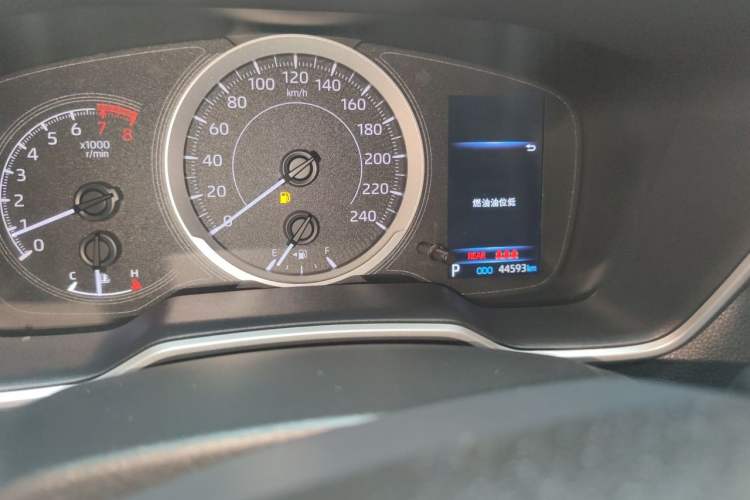 Used Toyota FRONTLANDER 2022 2.0L CVT Luxury Edition Odometer Close Up